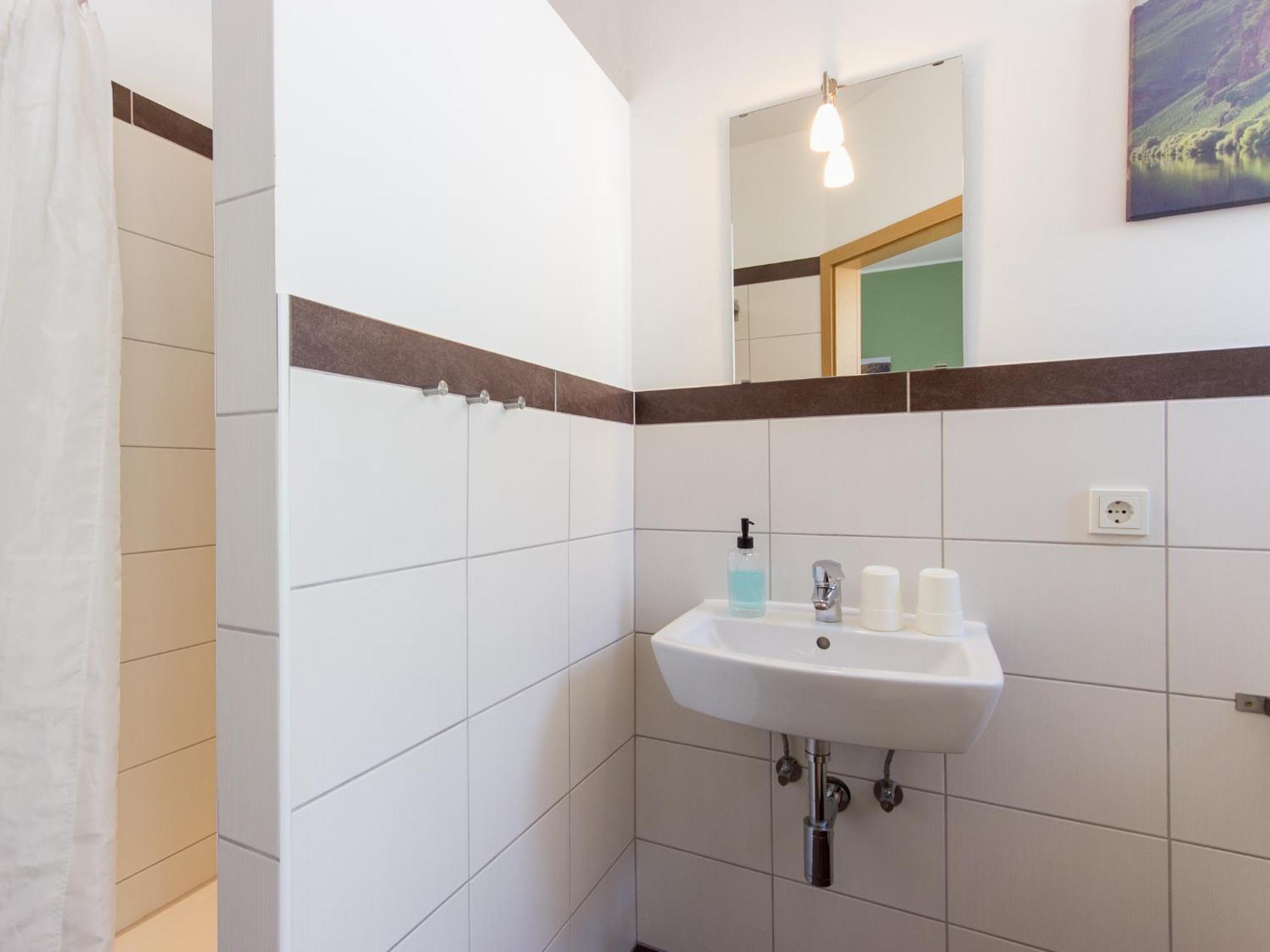 Ferienhaus Schwaab-Scherr, Genau Zwischen Bernkastel-Kues Und Traben-Trarbach, Mit Kostenlosem Oepnv-Ticket Fuer Bus Und Bahn, Parkplaetzen Und Fahrradgarage Erden المظهر الخارجي الصورة
